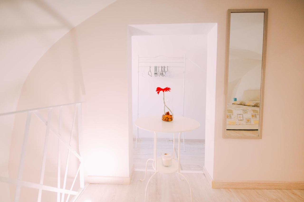 Bed Casa Vacanza Via Gallipoli - Corte Bari บรินดิซิ ภายนอก รูปภาพ