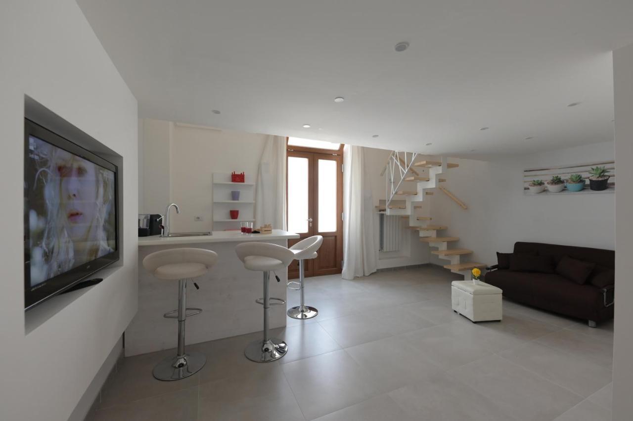 Bed Casa Vacanza Via Gallipoli - Corte Bari บรินดิซิ ภายนอก รูปภาพ
