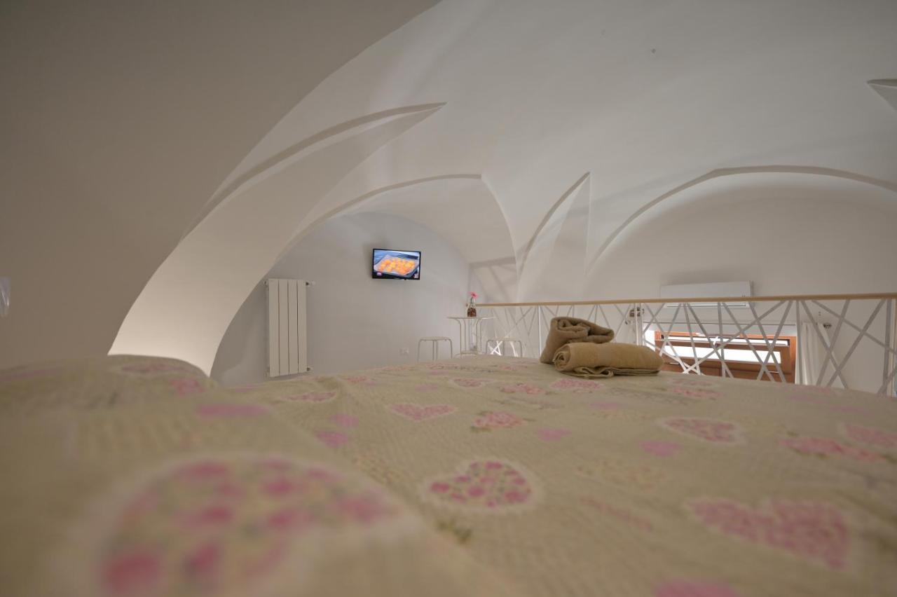 Bed Casa Vacanza Via Gallipoli - Corte Bari บรินดิซิ ภายนอก รูปภาพ